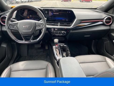 Certified 2024 Chevrolet Trax RS w/ Sunroof Package FWD image 5