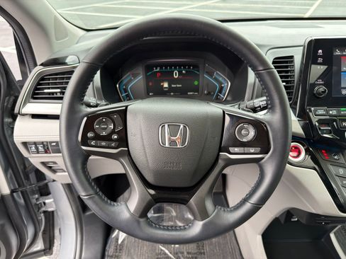 Used 2024 Honda Odyssey Touring image 18