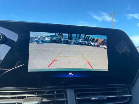 Used 2025 Chevrolet Trax LT image 23