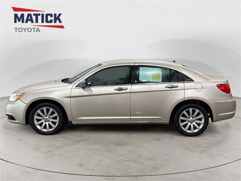 Used 2014 Chrysler 200 Limited image 4