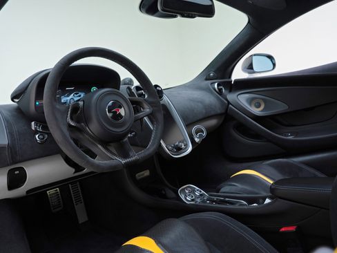 Used 2017 McLaren 570S RWD image 57