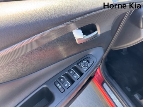 Used 2019 Hyundai Santa Fe Limited FWD image 11
