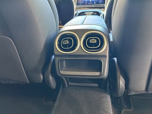 Used 2024 Mercedes-Benz C 300 Sedan image 29