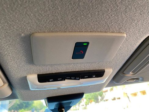 Used 2021 Nissan Kicks SR FWD image 63