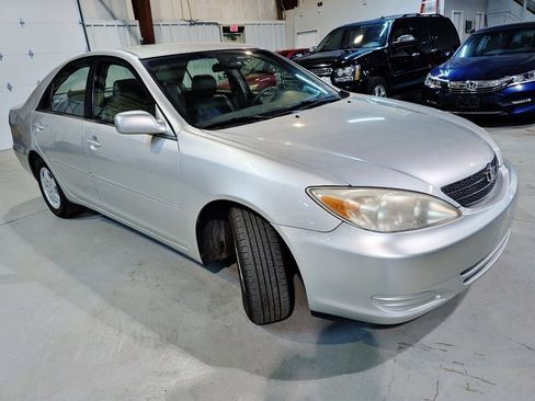 Used 2003 Toyota Camry LE image 9