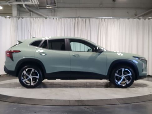 Used 2024 Chevrolet Trax RS w/ Driver Confidence Package image 18