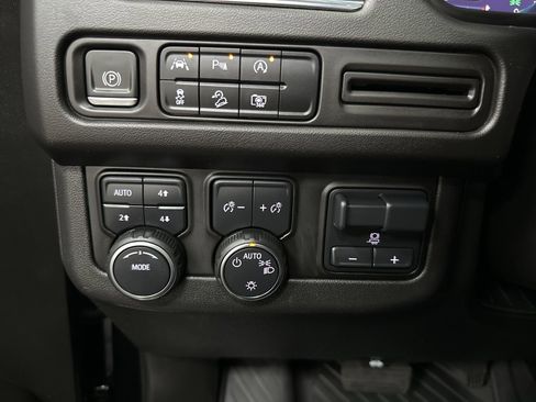 Used 2023 Chevrolet Tahoe Z71 image 29