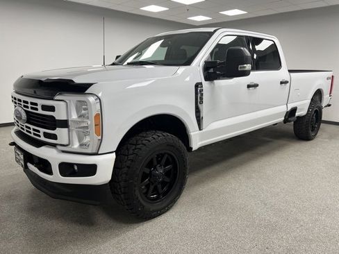 Used 2023 Ford F350 XLT image 5