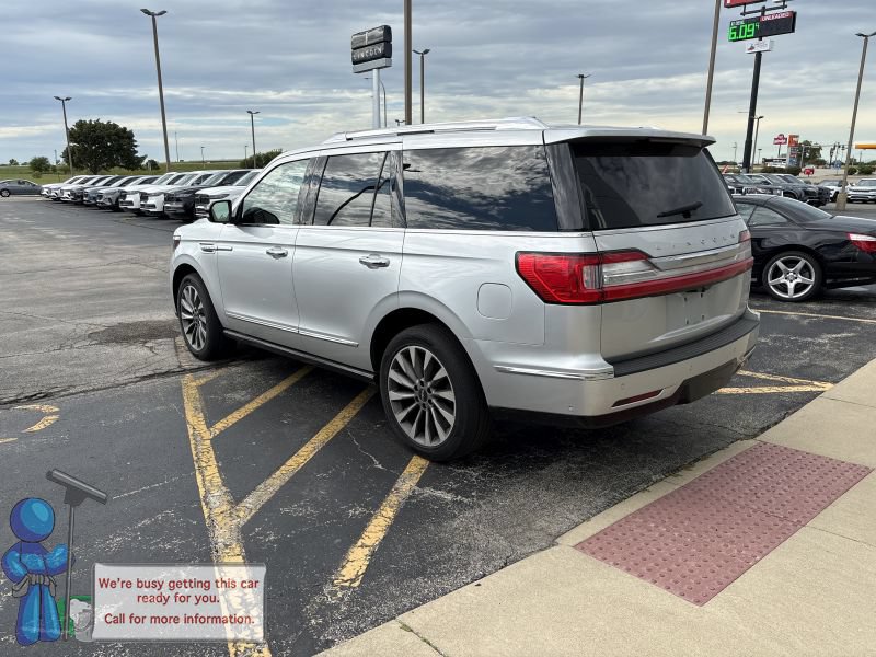 Used 2019 Lincoln Navigator Reserve AWD/4WD image 3