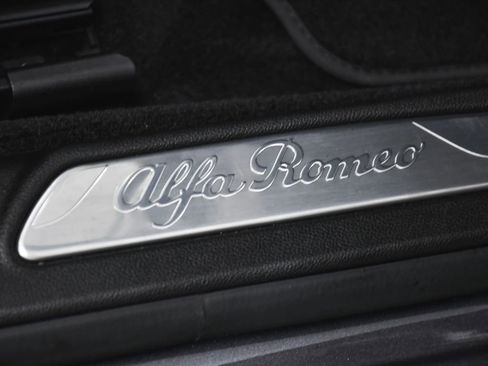 Used 2024 Alfa Romeo Giulia Ti AWD/4WD image 14