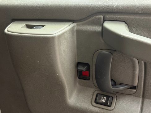 Used 2016 Chevrolet Express 3500 LT w/ LT Preferred Equipment Group image 43