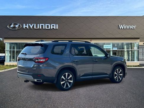 Used 2023 Honda Pilot Elite image 4