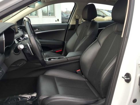 Used 2024 Genesis G70 2.5T image 4