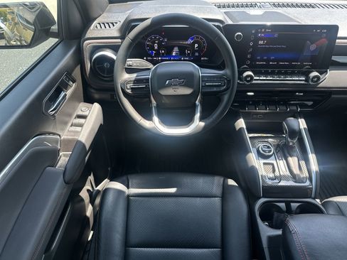 Used 2024 Chevrolet Colorado Z71 w/ Z71 Convenience Package 2 AWD/4WD image 17