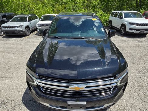 Used 2024 Chevrolet Suburban LT AWD/4WD image 13