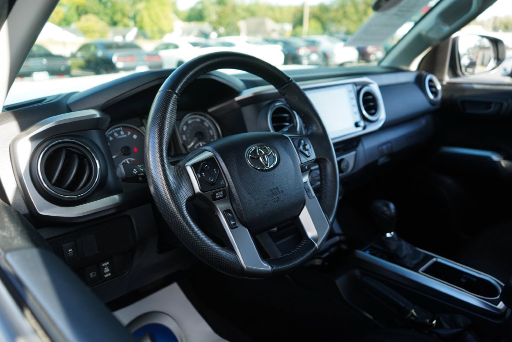 Used 2022 Toyota Tacoma SR5 w/ Trail Edition AWD/4WD image 5