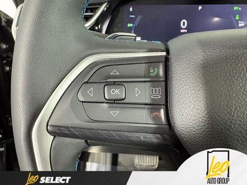 Used 2022 Jeep Grand Cherokee Trailhawk w/ Luxury Tech Group III AWD/4WD image 11