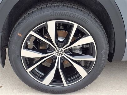New 2026 Volkswagen Atlas Cross Sport SEL Premium R-Line
