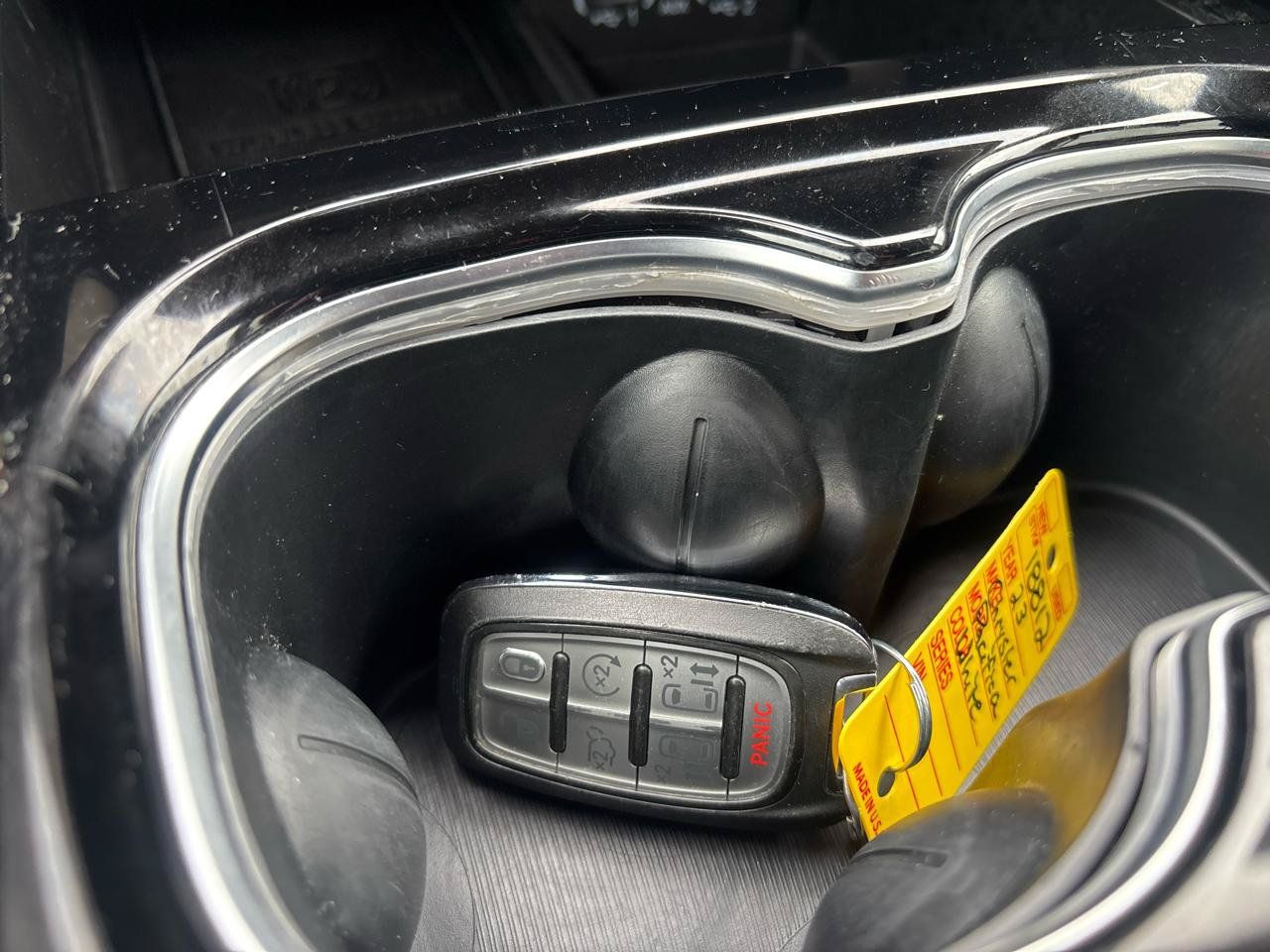 Used 2023 Chrysler Pacifica Limited FWD image 28