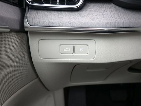New 2026 Volvo XC90 T8 Ultra w/ Protection Package Premier image 28
