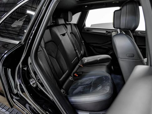 Used 2021 Porsche Macan image 33