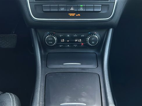 Used 2016 Mercedes-Benz GLA 250 image 23