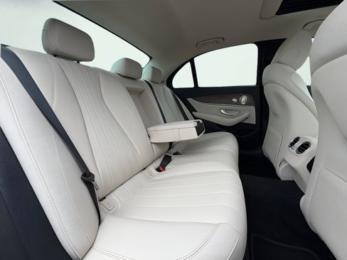 Used 2021 Mercedes-Benz E 350 4MATIC Sedan image 26