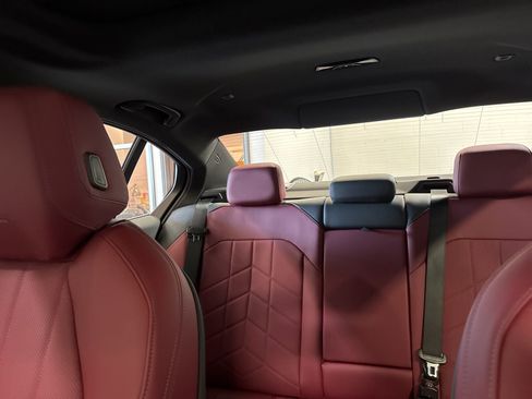 Used 2025 BMW 530i RWD image 40