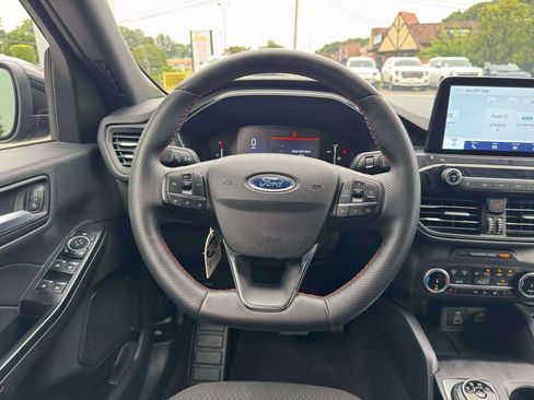 Used 2025 Ford Escape ST-Line Select AWD/4WD image 20