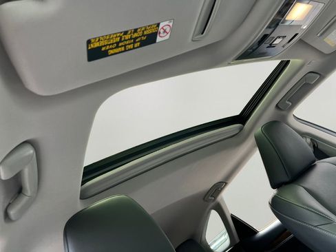 Used 2022 Lexus RX 350L Premium image 6