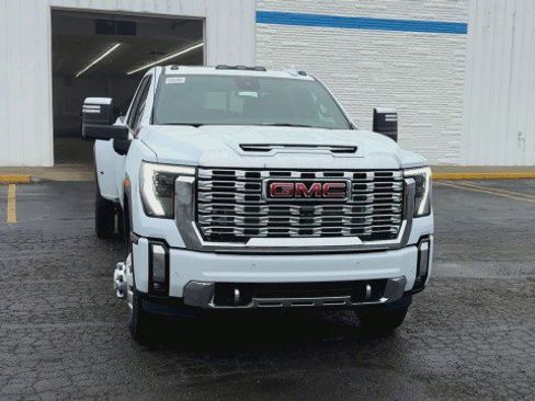 New 2026 GMC Sierra 3500 Denali w/ Denali Reserve Package image 3