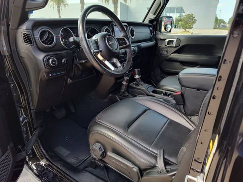 Used 2023 Jeep Wrangler Unlimited Sahara w/ Cold Weather Group AWD/4WD image 2