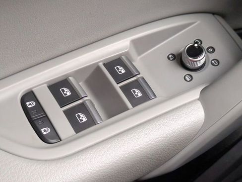 Used 2024 Audi Q5 2.0T Premium w/ Convenience Package image 23