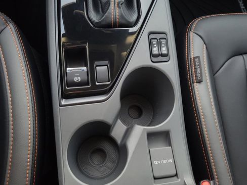 Certified 2025 Subaru Crosstrek 2.5i Limited w/ Crosstrek Mirror Package image 27