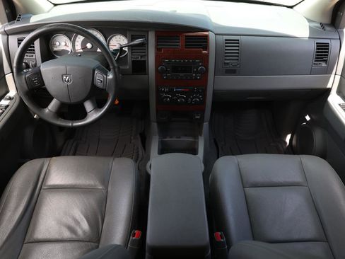 Used 2005 Dodge Durango SLT RWD image 2