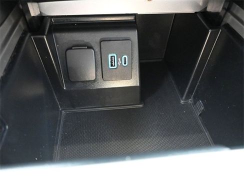 Used 2020 Ford Explorer Limited image 9