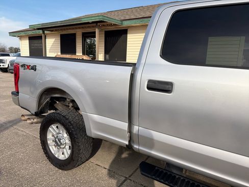 Used 2019 Ford F250 XLT image 9