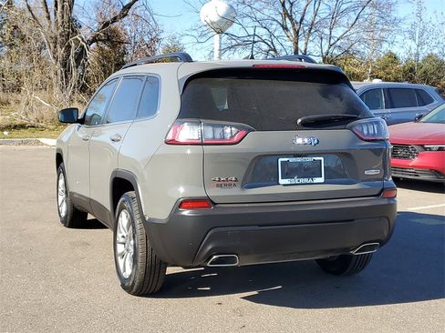 Used 2022 Jeep Cherokee Latitude Lux w/ Sun & Sound Group image 2