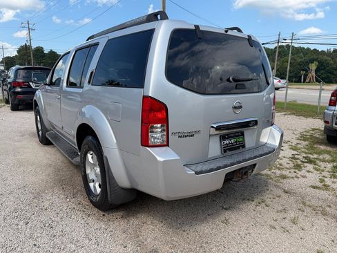 Used 2005 Nissan Pathfinder SE w/ (P01) Se Premium Pkg AWD/4WD image 3