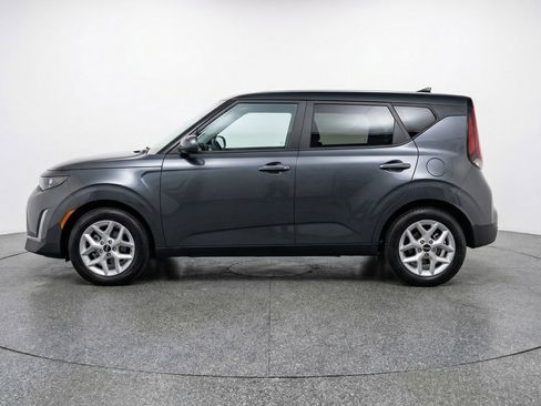 Used 2025 Kia Soul LX w/ LX Technology Package FWD image 5