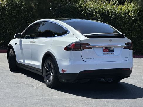 Used 2018 Tesla Model X 75D AWD/4WD image 5