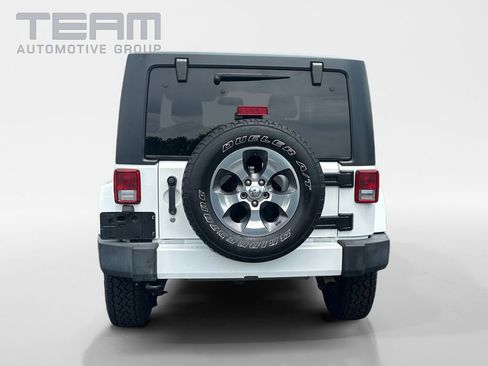 Used 2016 Jeep Wrangler Sahara w/ Connectivity Group AWD/4WD image 6