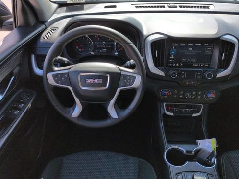 Used 2023 GMC Terrain SLE w/ Driver Convenience Package image 18