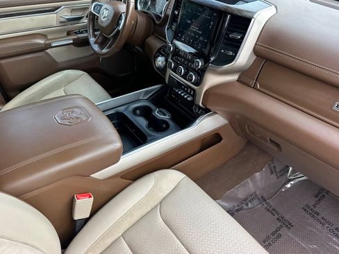 Used 2019 RAM 1500 Laramie AWD/4WD image 14