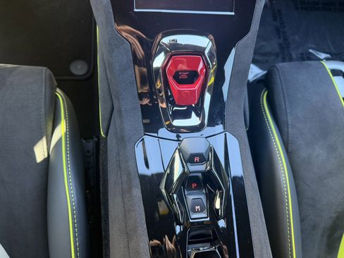 Used 2024 Lamborghini Huracan Tecnica image 13