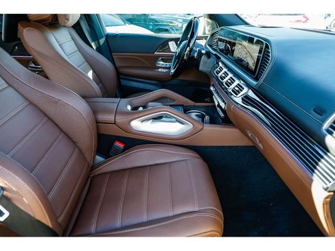 New 2026 Mercedes-Benz GLS 580 4MATIC image 18