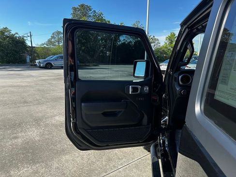 Used 2023 Jeep Wrangler Sport AWD/4WD image 13
