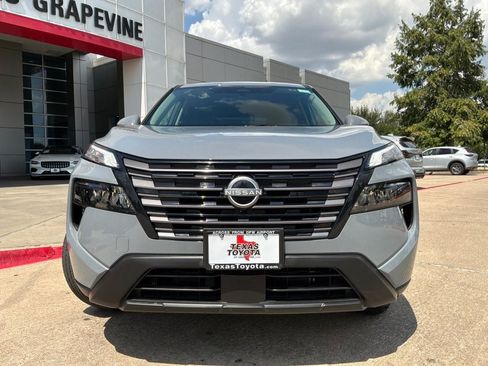 Used 2026 Nissan Rogue SV FWD image 3