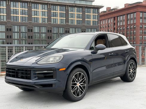 New 2026 Porsche Cayenne image 1