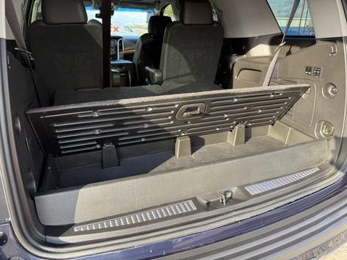 Used 2017 Cadillac Escalade Premium Luxury image 43